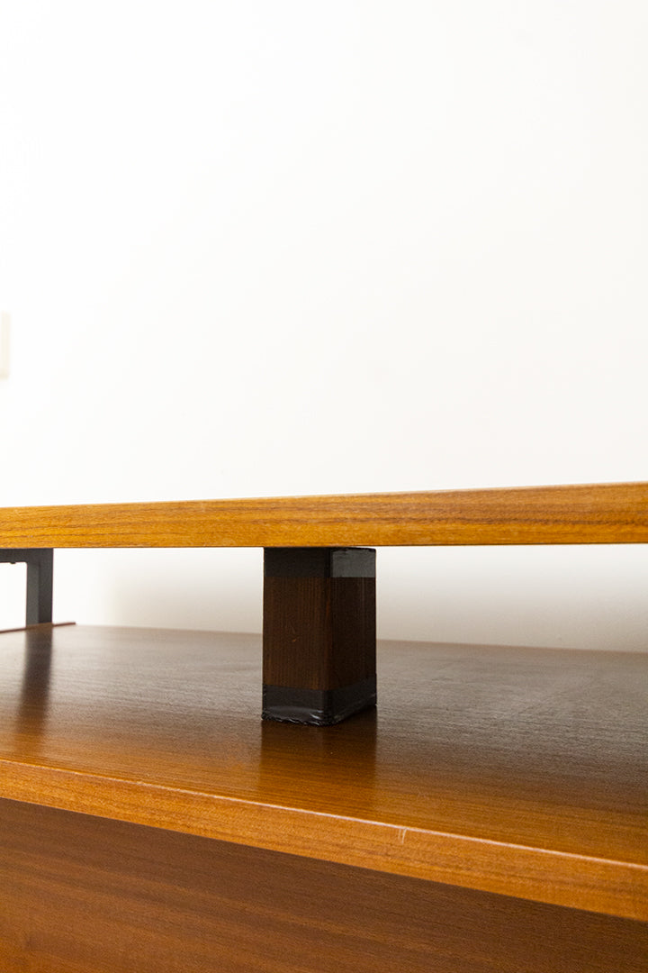 Vintage teakhouten bureau Arnhem met boekenkast