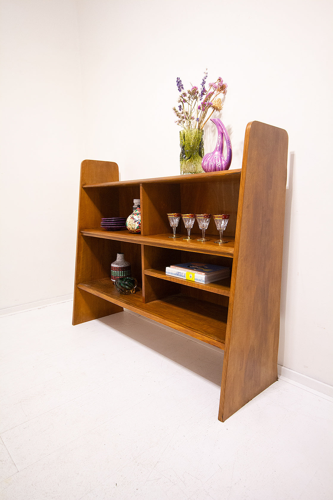 Vintage teakhouten kast met vakken