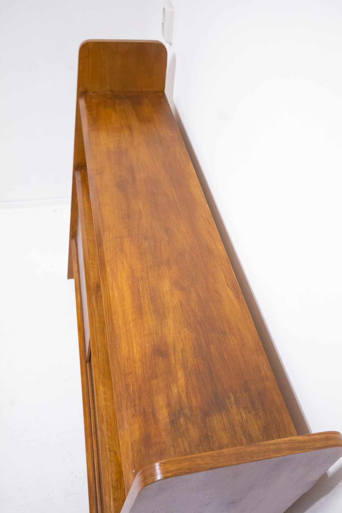 Vintage teakhouten kast met vakken