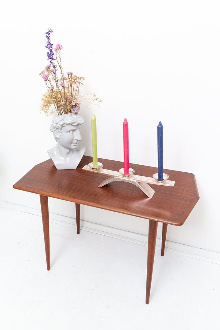 Vintage teakhouten salontafel met 6-hoekig blad en elegante pootjes