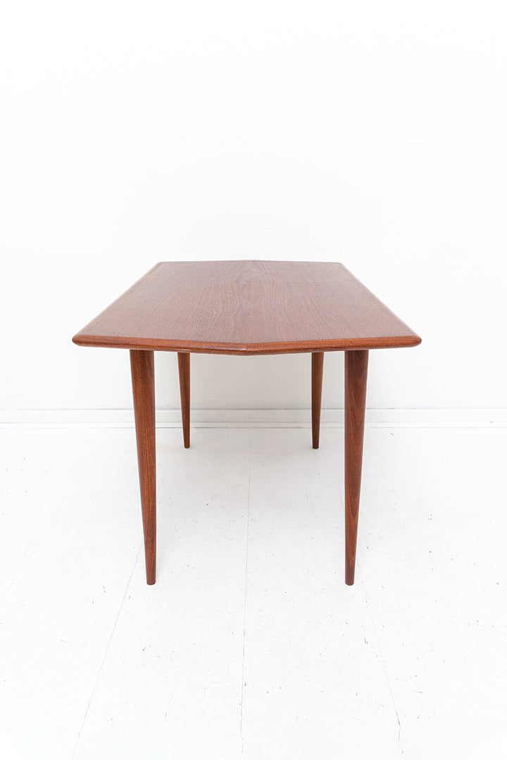 Vintage teakhouten salontafel met 6-hoekig blad en elegante pootjes