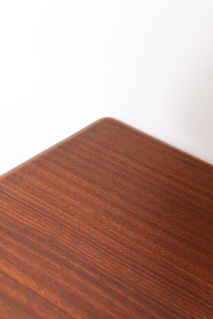 Vintage teakhouten salontafel met 6-hoekig blad en elegante pootjes