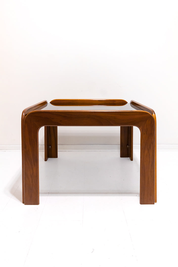 Vintage teakhouten salontafel met blad van rookglas Scandinavisch design