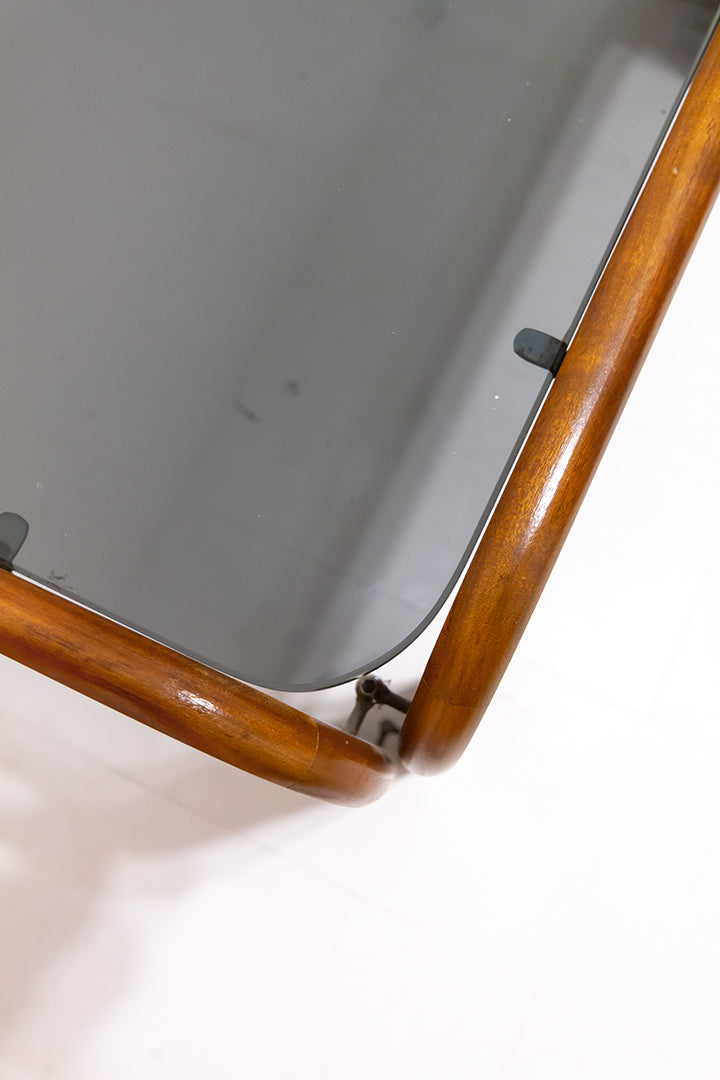 Vintage teakhouten salontafel met blad van rookglas Scandinavisch design