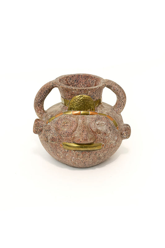 Vintage vaas gezicht van keramiek met details in messing en koper