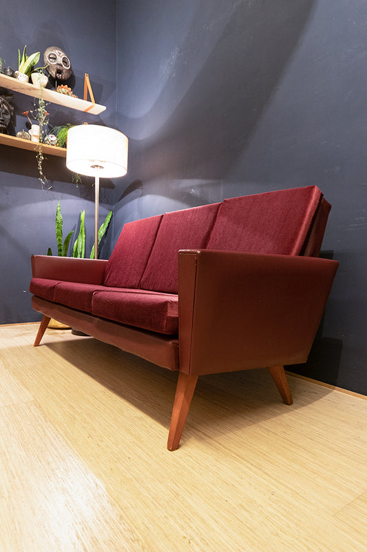 Vintage velvet bank met imitatieleer bordeauxrood jaren 60/70
