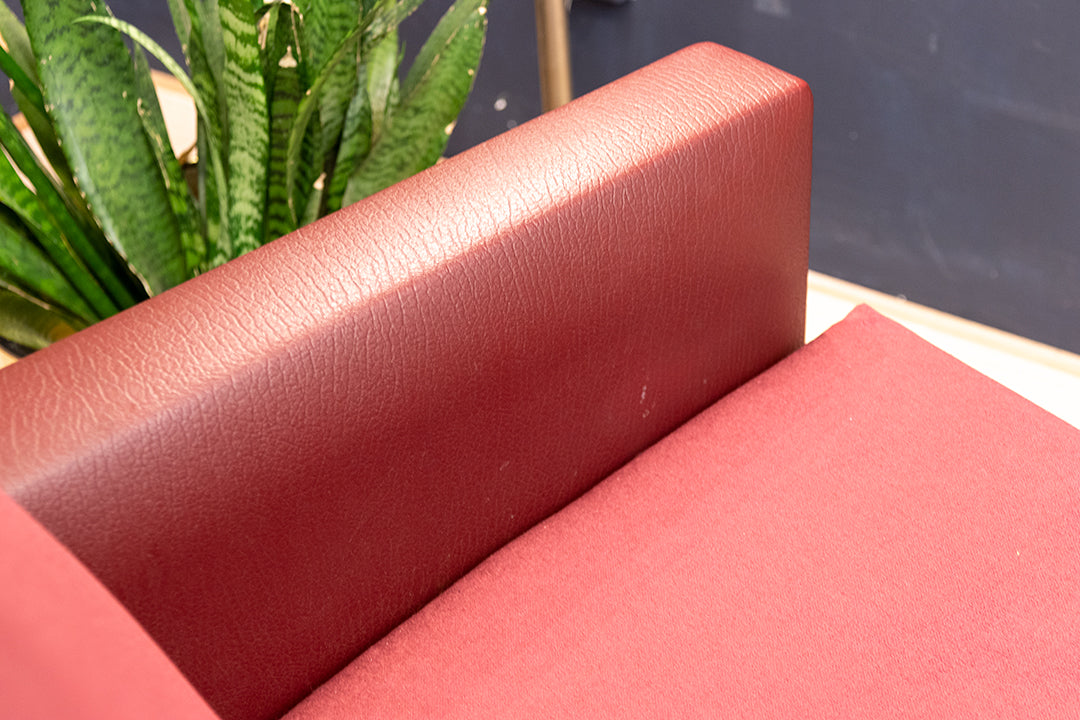 Vintage velvet bank met imitatieleer bordeauxrood jaren 60/70