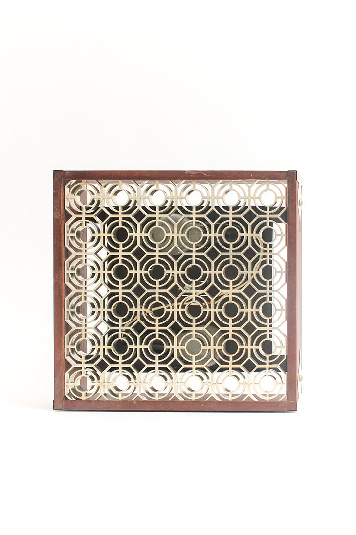 Vintage vierkante houten plafonnière met rooster in Art Deco stijl en goudkleurige details