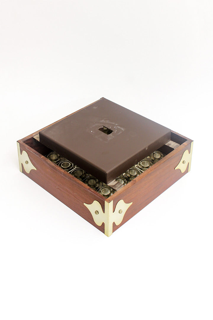 Vintage vierkante houten plafonnière met rooster in Art Deco stijl en goudkleurige details