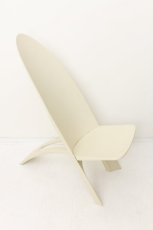 Vintage witte kunststof stoel Dr. B Schwarz x Demury