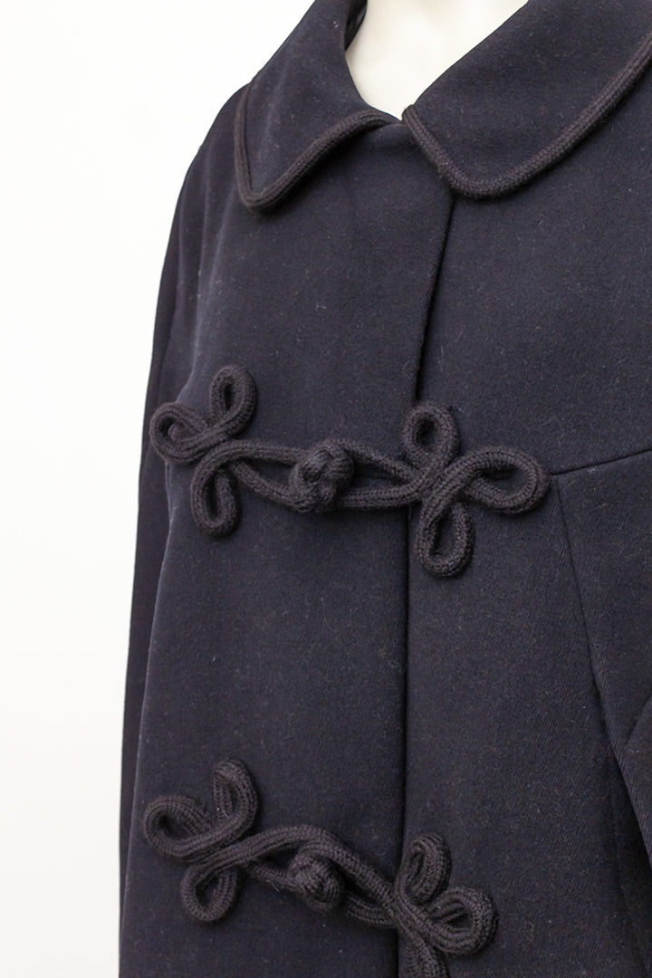 Vintage wollen cape zwart met sierlijke brandenburger sluiting