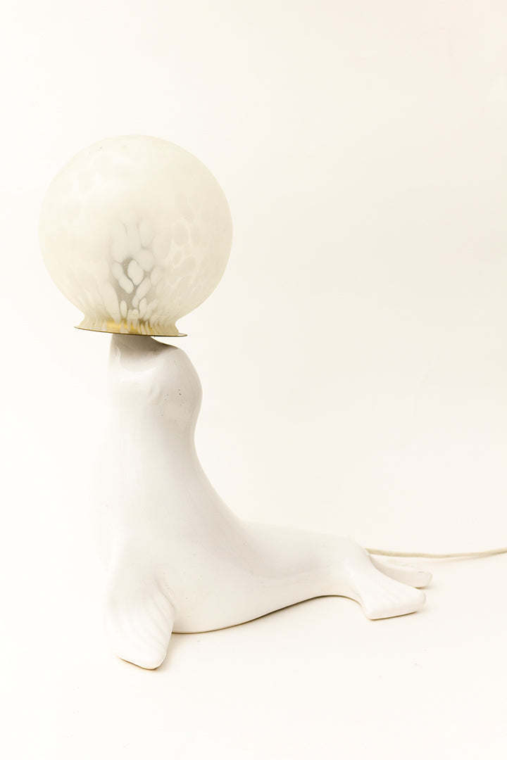Vintage zeehond lamp met glazen gestipte bal jaren 90