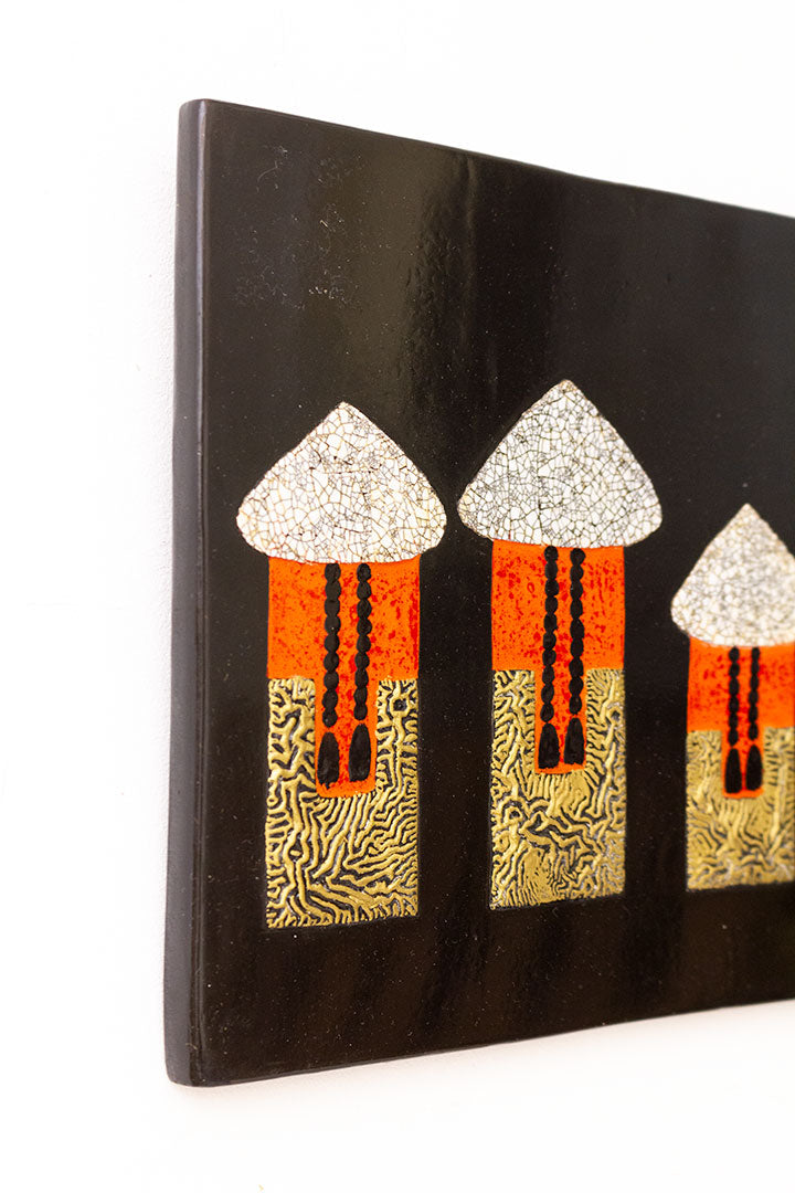 Vintage zwart houten paneel met abstracte Aziatische vrouwen
