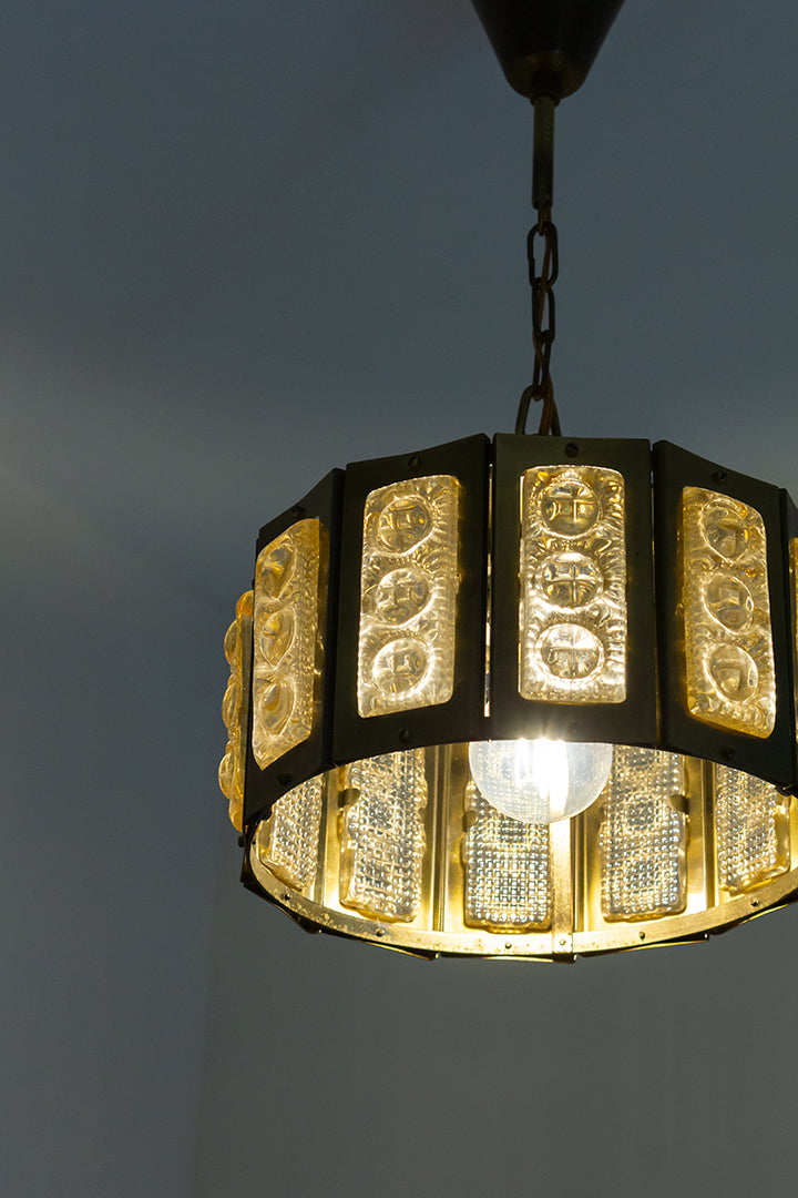 Vitrika hanglamp messing met figuurglas Deens Design jaren 60