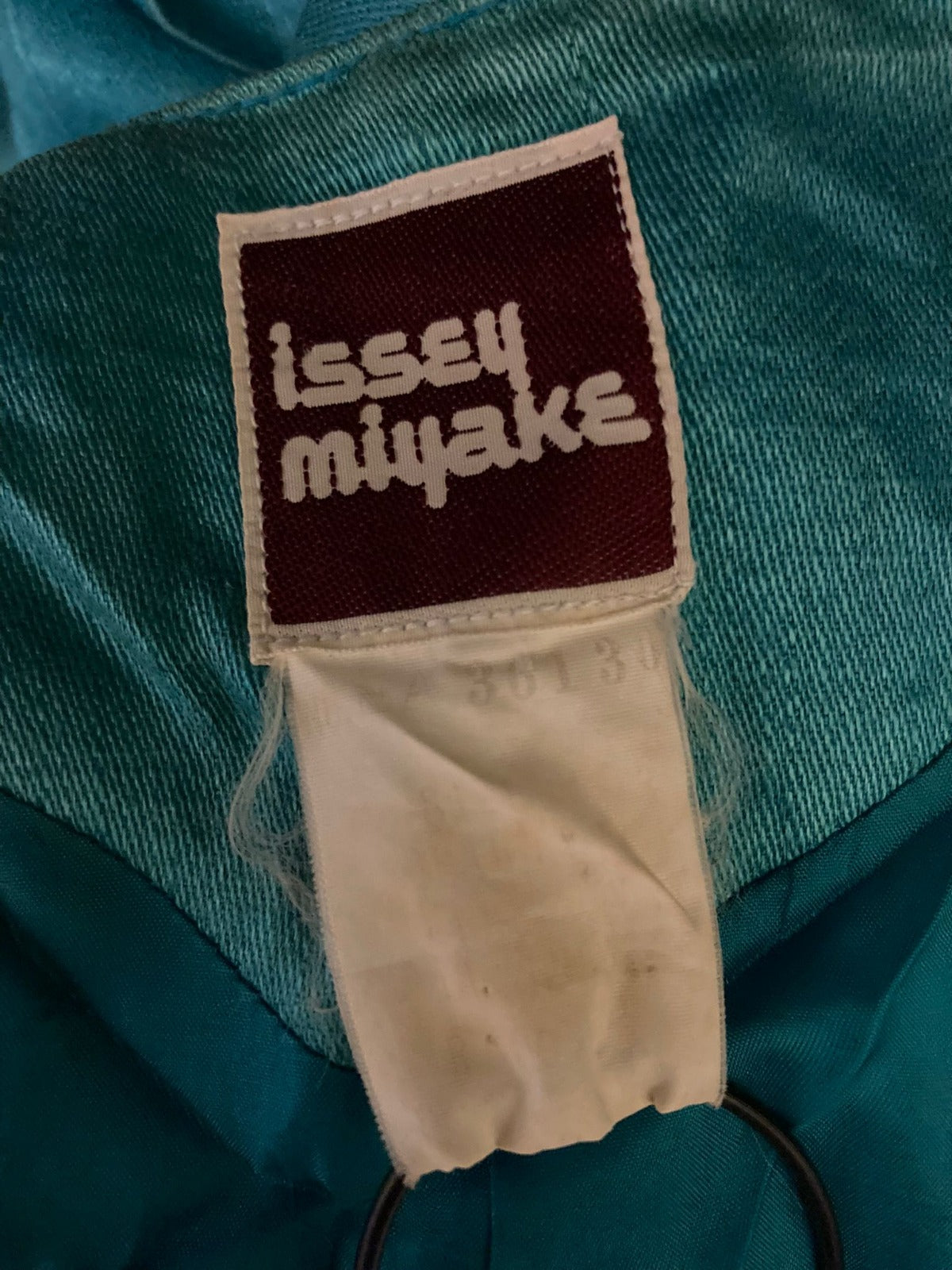 Turquoise vintage zijden blazer van Issey Miyake jaren 80