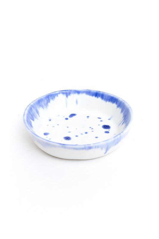 Wit keramieken schaaltje met blauwe spikkels Franck Coutant