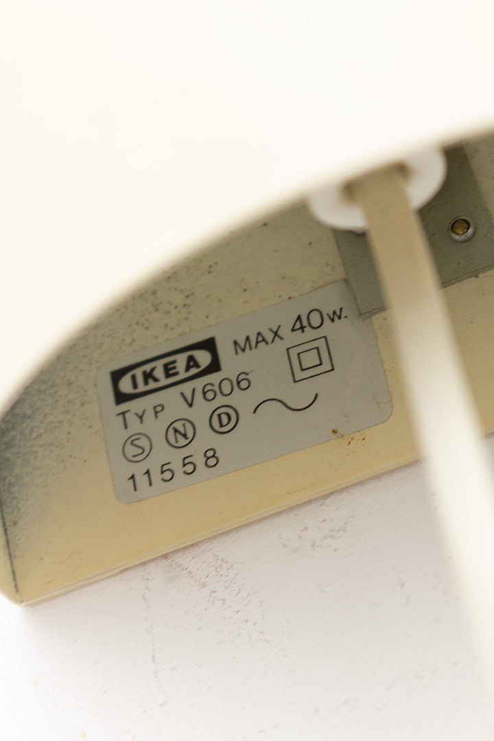 Witte metalen wandlamp met laagjes vintage Ikea