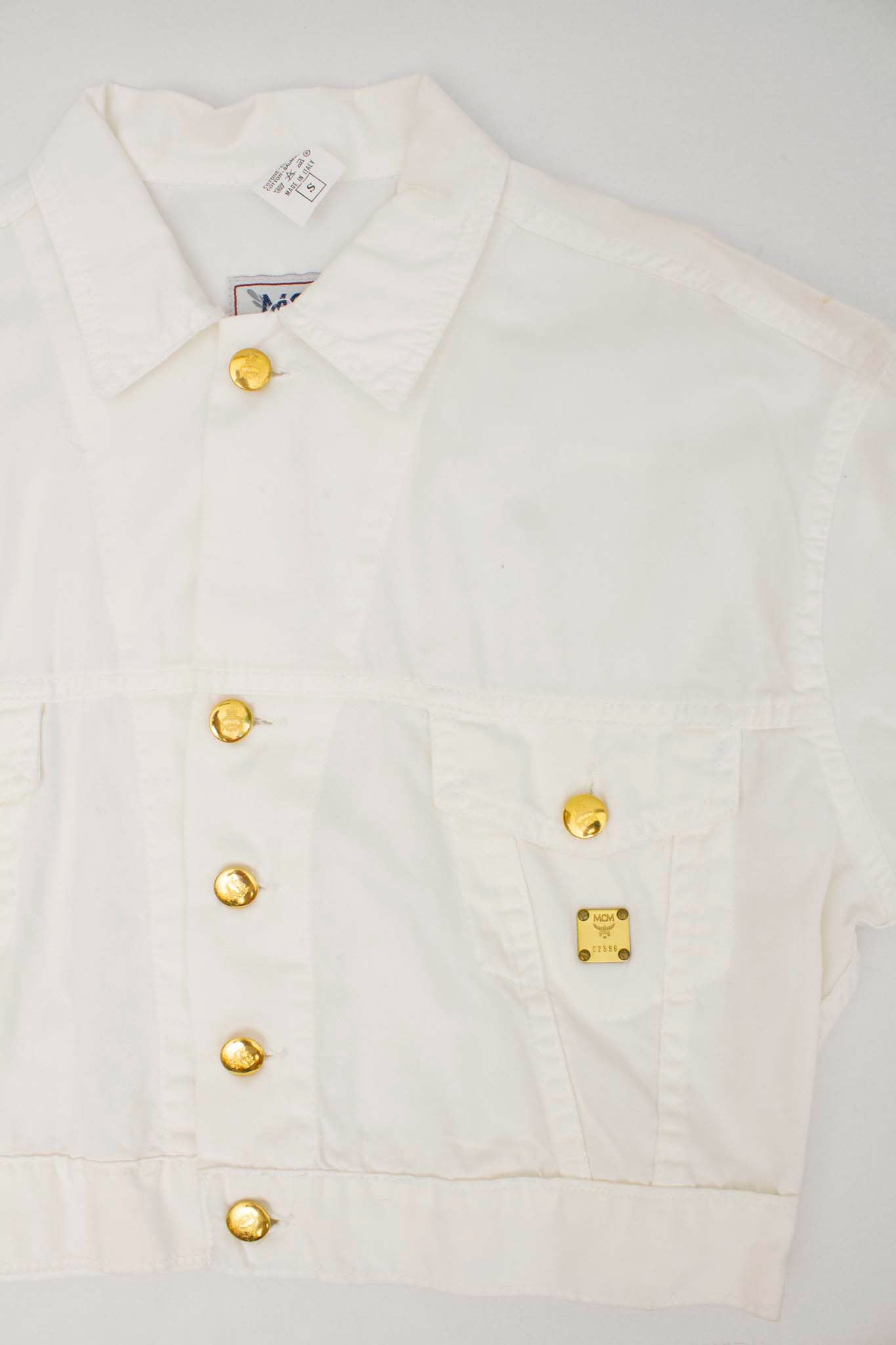 MCM Sportstyle vintage wit cropped jasje met gouden knopen