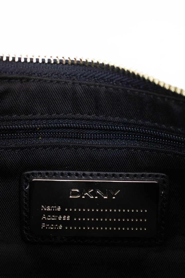 Y2K zwart DKNY monogram tasje met twee zakjes