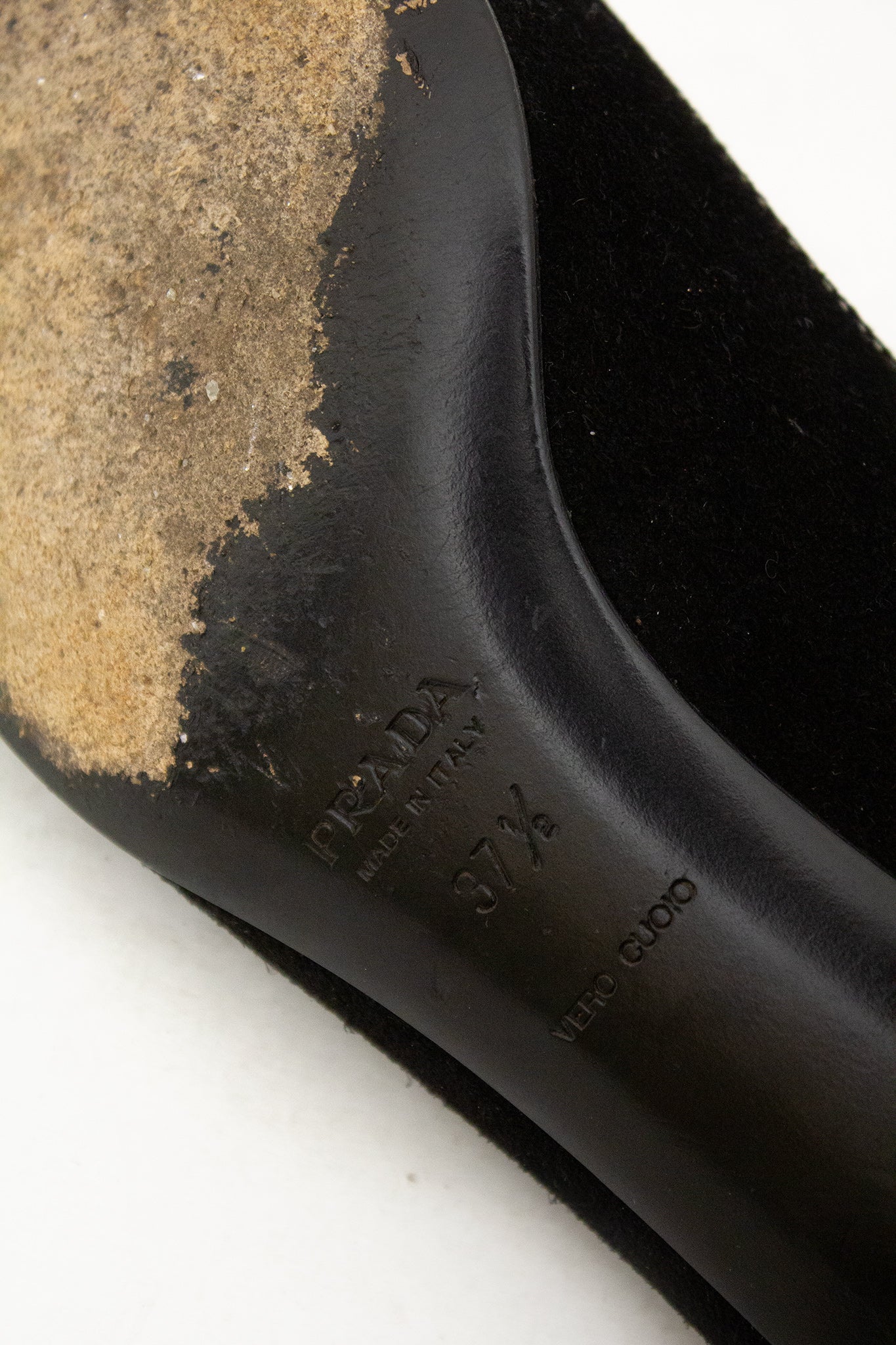 Y2K zwarte suède kitten heel Prada pumps