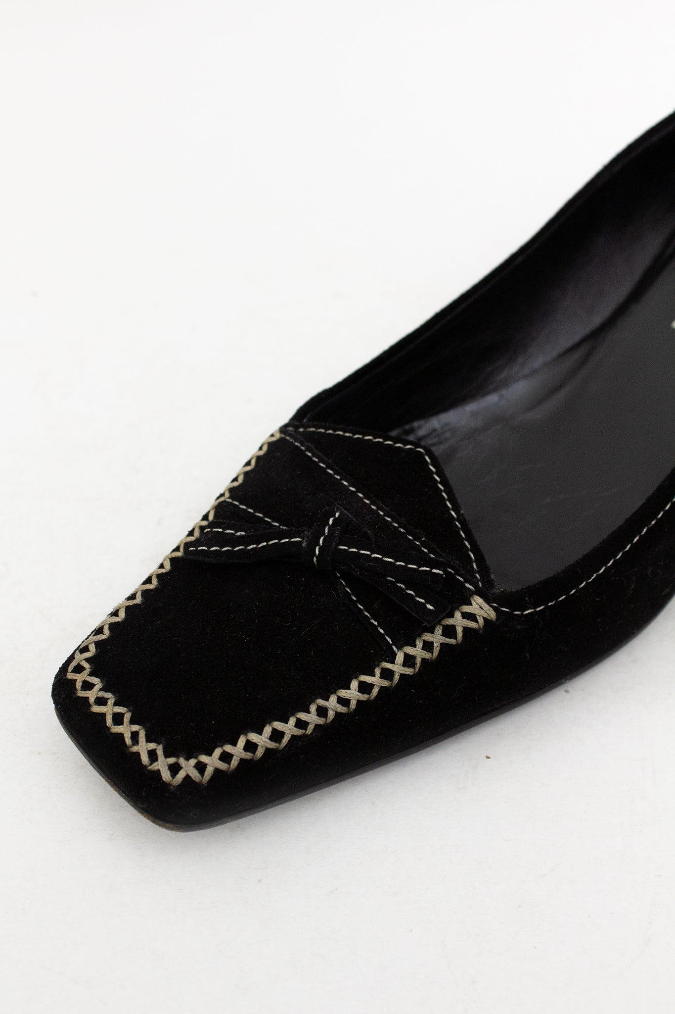 Y2K zwarte suède kitten heel Prada pumps