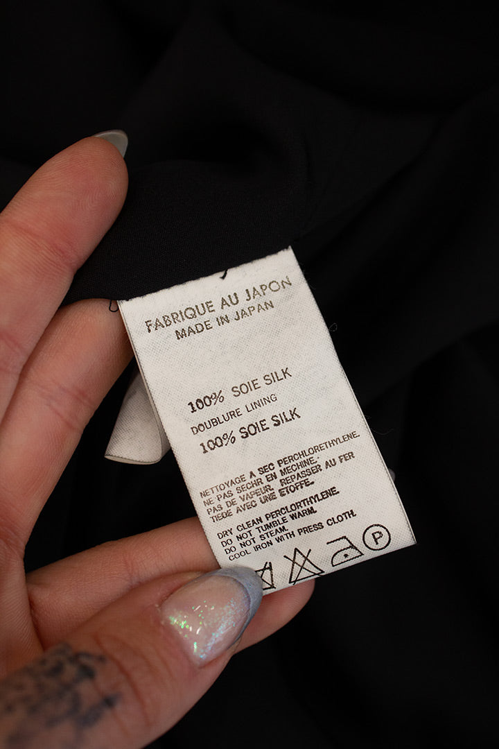 Yohji Yamamoto S/S21 zwarte zijden blouse met ronde vormen