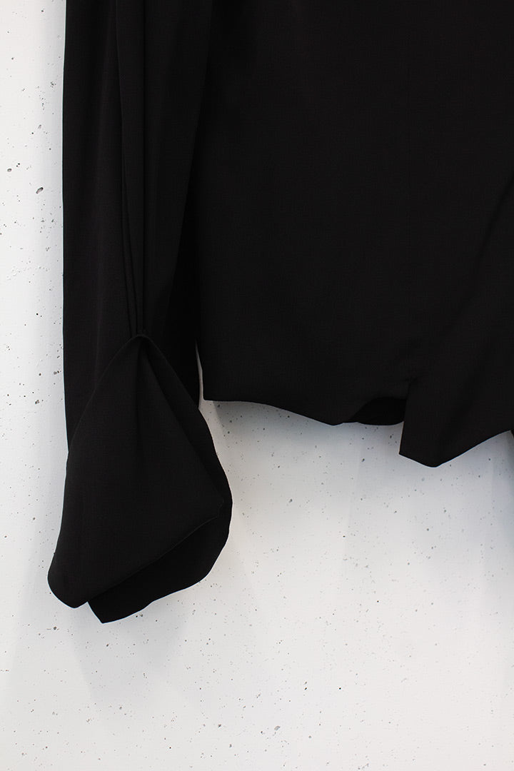 Yohji Yamamoto S/S21 zwarte zijden blouse met ronde vormen