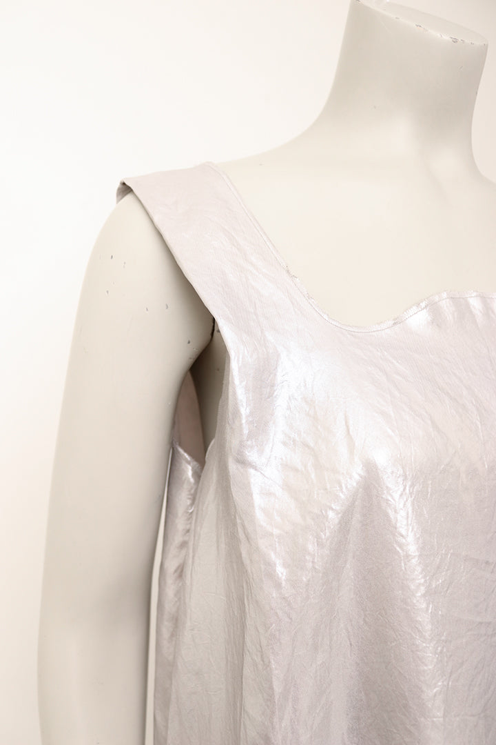 Zilverkleurige jurk MM6 Martin Margiela ‘plastic zak’ model