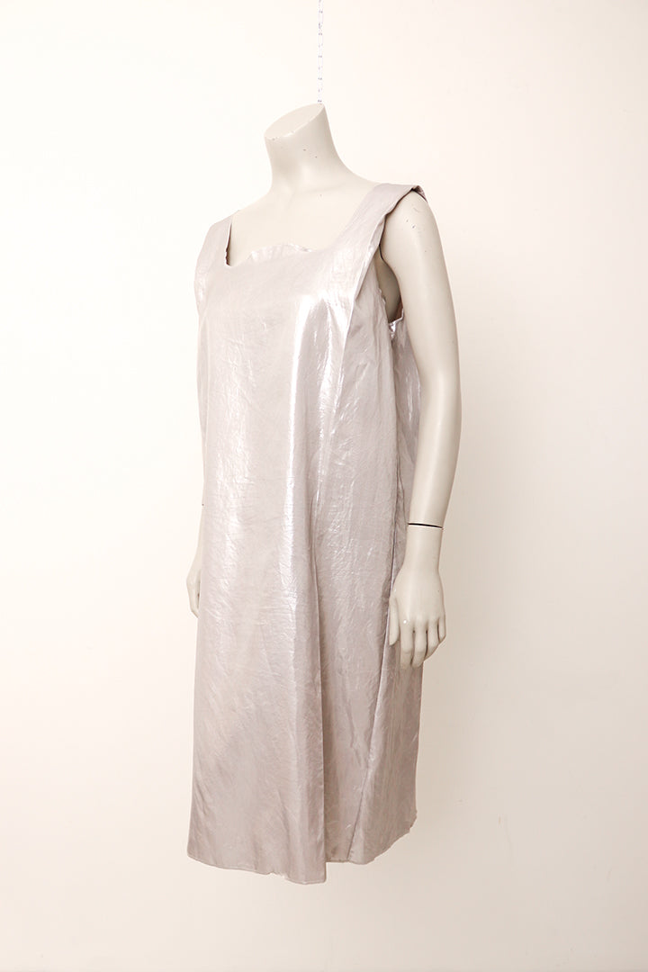 Zilverkleurige jurk MM6 Martin Margiela ‘plastic zak’ model