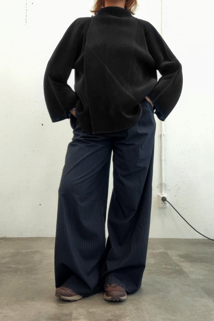 Zwarte Issey Miyake SS11 overslag blouse met lange mouwen (Dai Fujiwara)