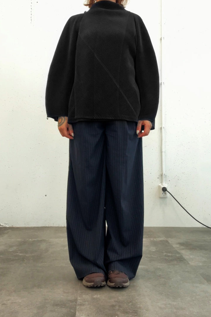 Zwarte Issey Miyake SS11 overslag blouse met lange mouwen (Dai Fujiwara)