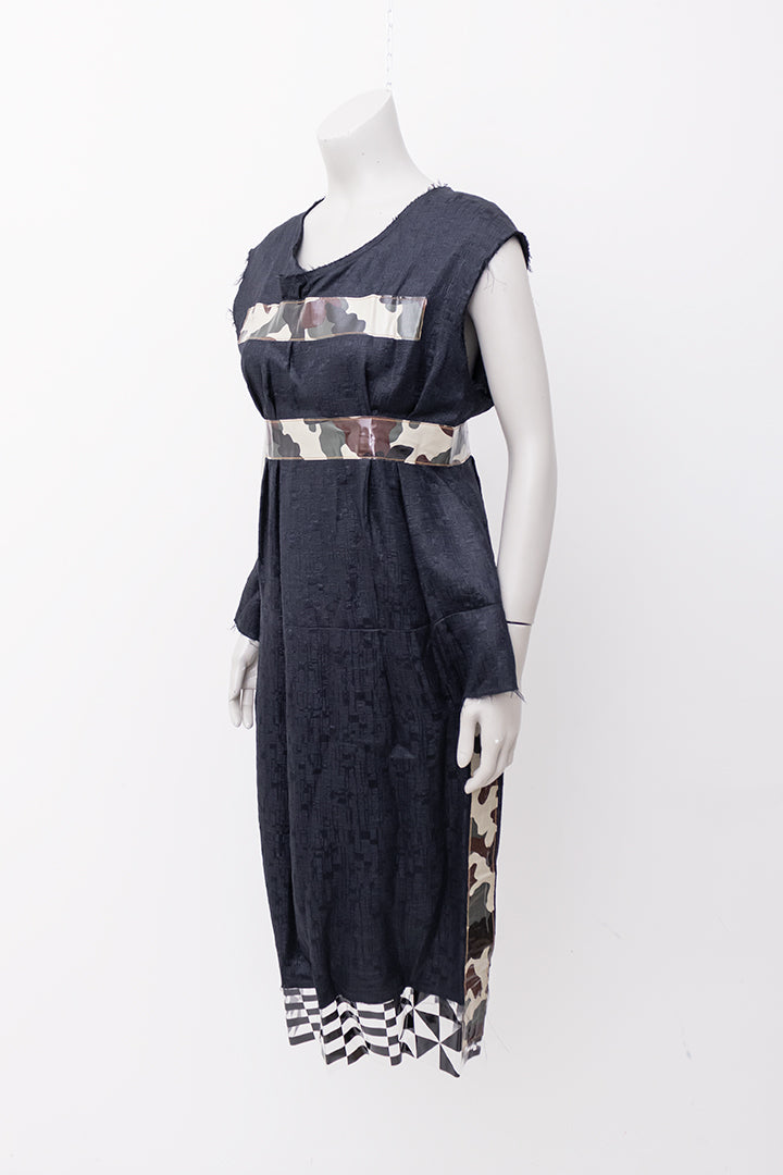 Zwarte jurk Comme des Garçons 2000 met camouflageprint en plastic bies