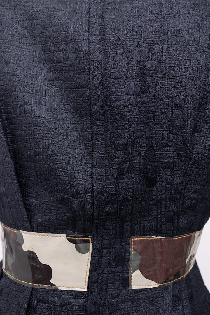 Zwarte jurk Comme des Garçons 2000 met camouflageprint en plastic bies