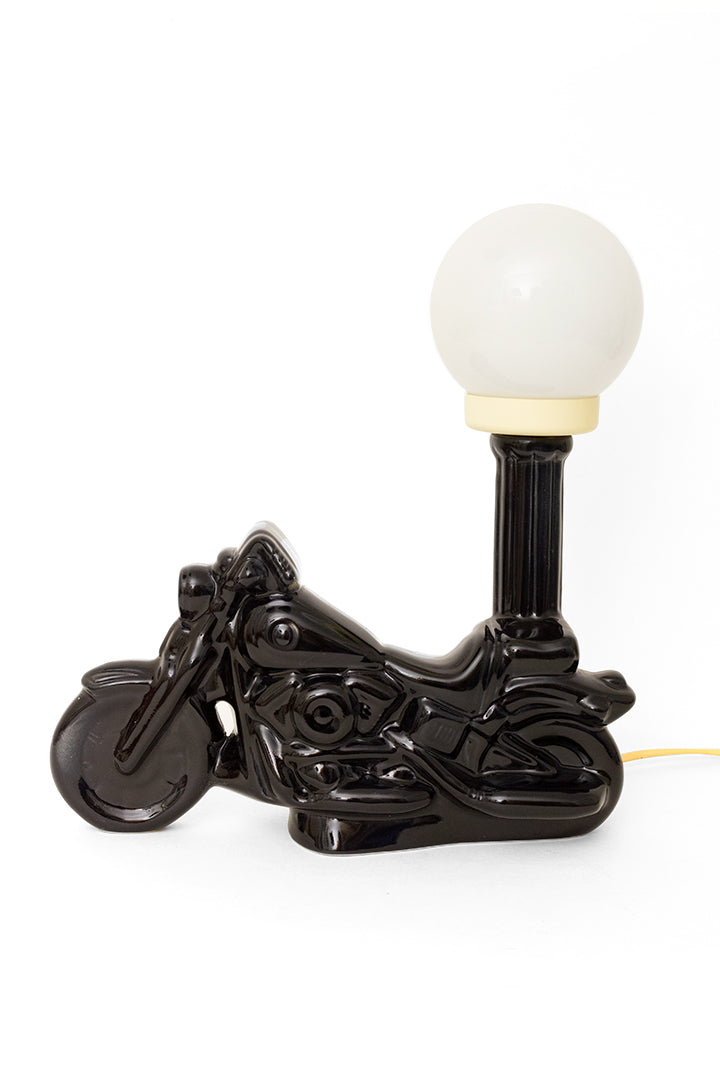 Zwarte motor lamp van keramieken met glazen bol jaren 80