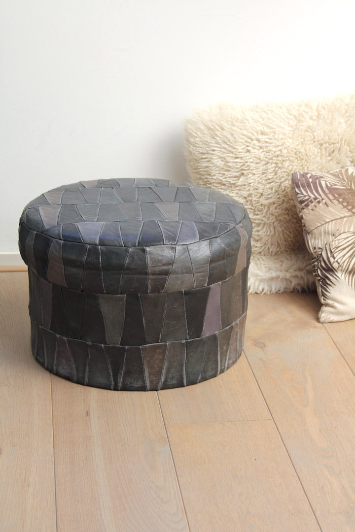 Zwarte ronde vintage leren patchwork poef