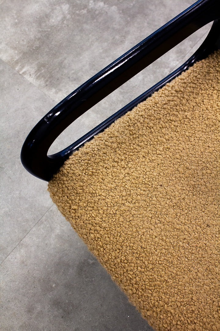 Zwarte vintage bouclé brutalist design stoel
