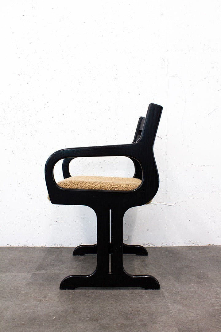 Zwarte vintage bouclé brutalist design stoel
