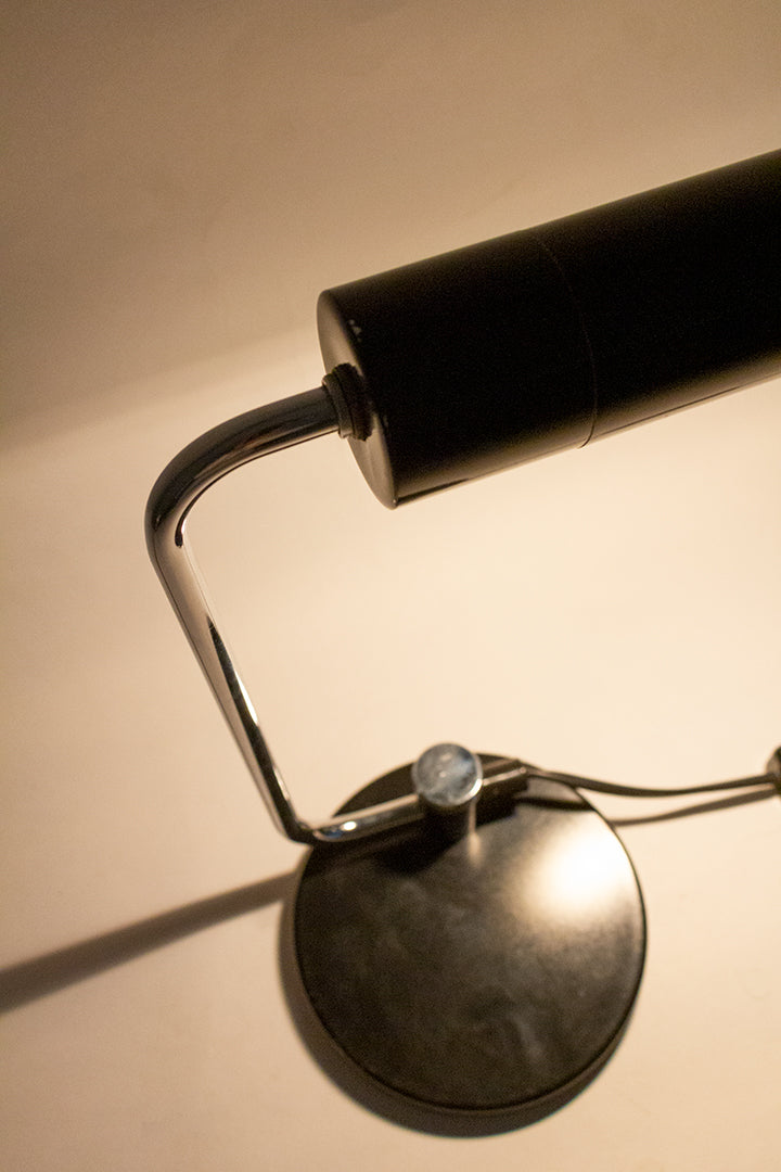 Zwarte vintage bureaulamp met verchroomde details Hala/Raak