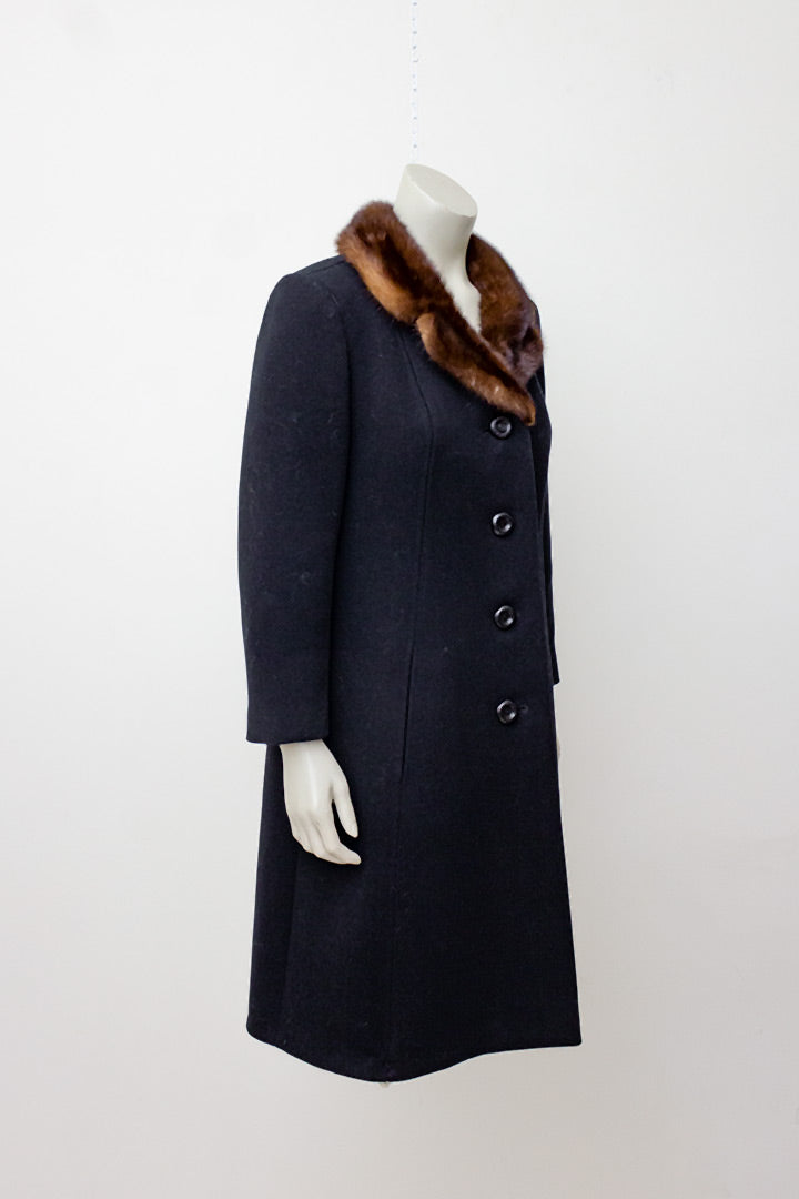 Zwarte vintage jas met bruine bontkraag jaren 60