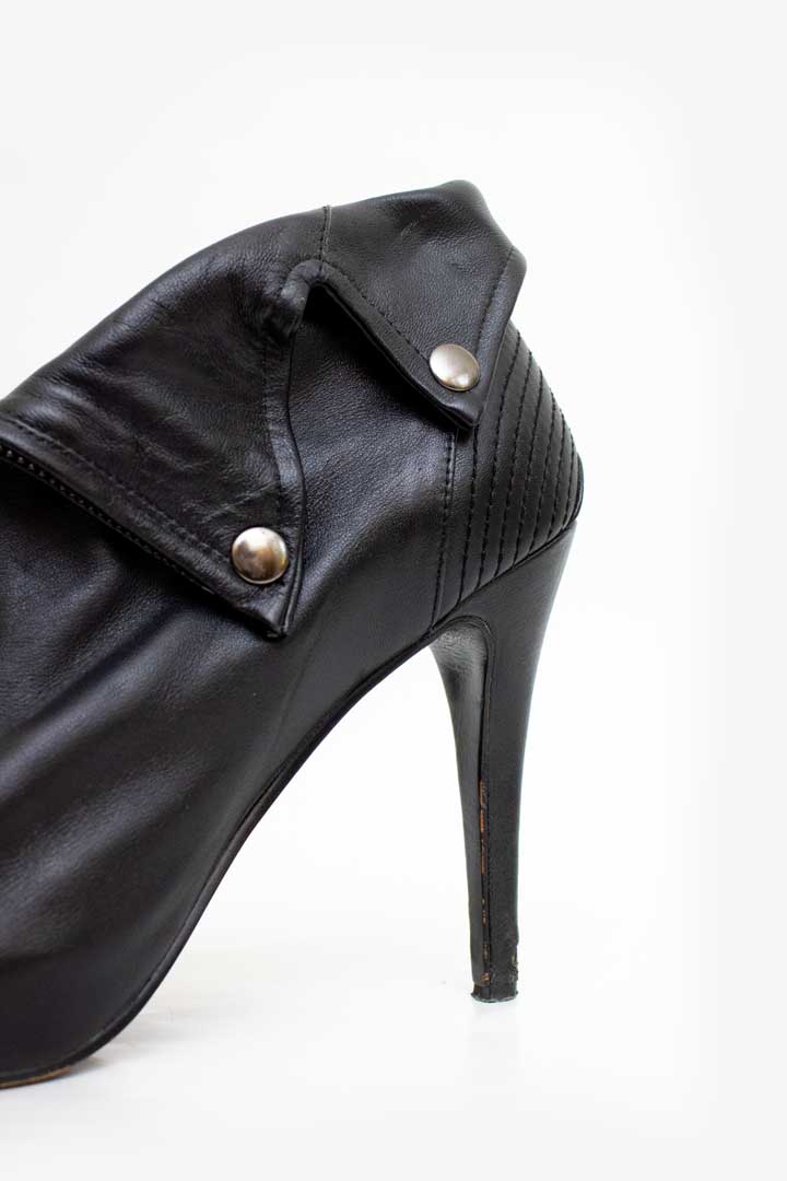 Zwarte leren Alexander McQueen motorcycle jacket pumps