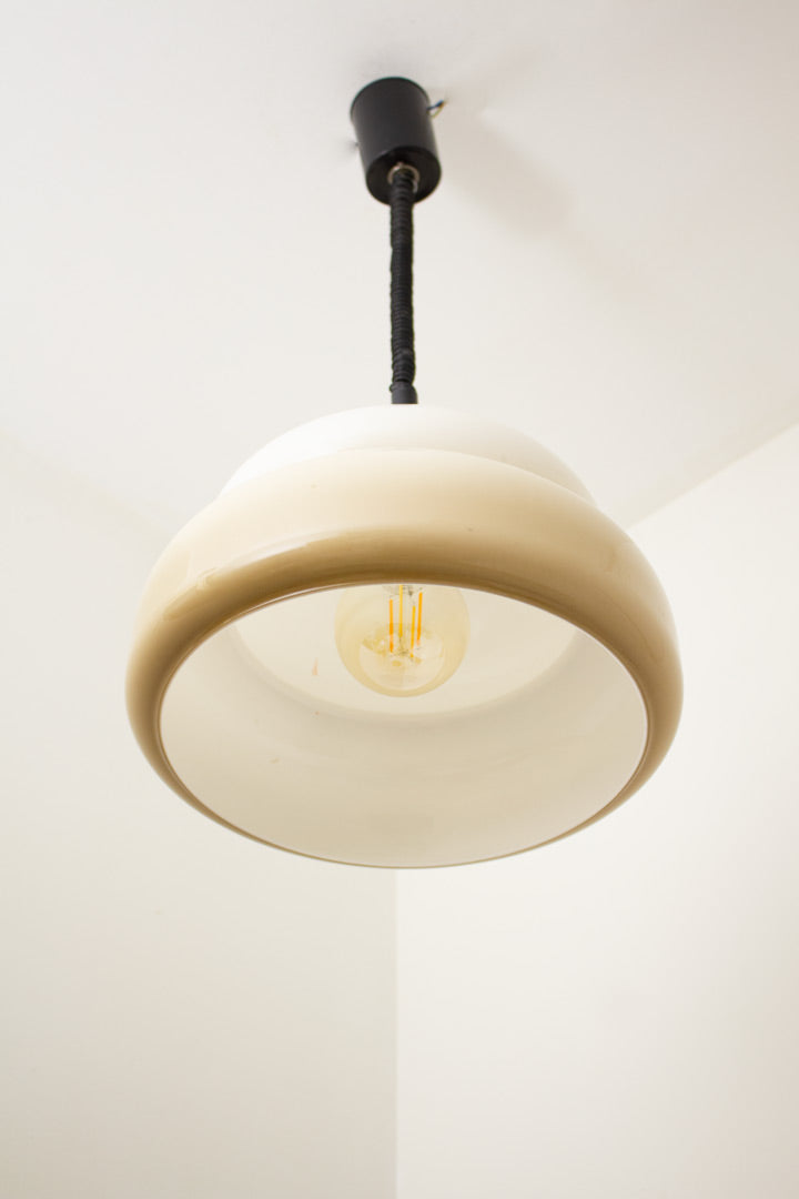 Mid-century gegolfde kunststof hanglamp