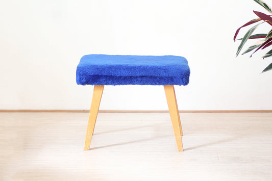 Blauw harig vintage voetenbankje / trapje