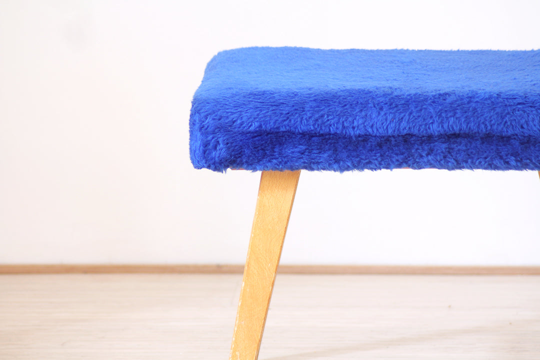 Blauw harig vintage voetenbankje / trapje