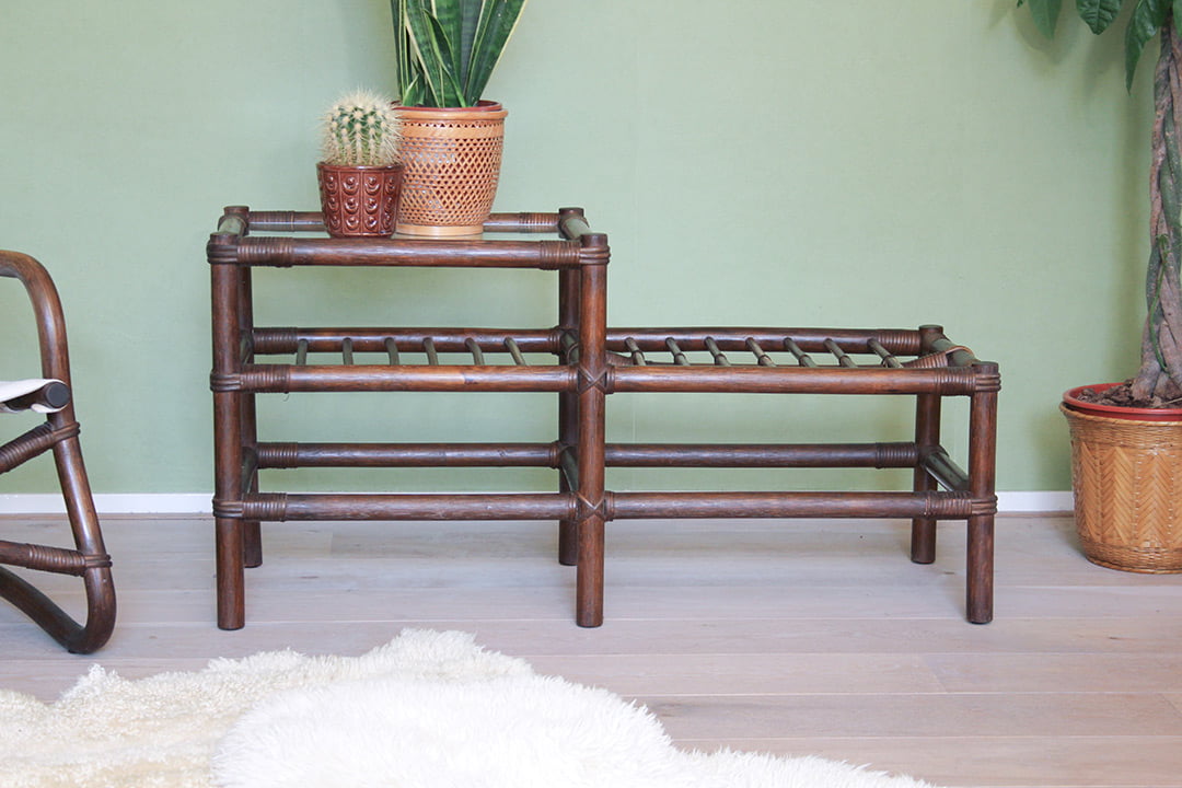 Rotan stoel en bijzettafel