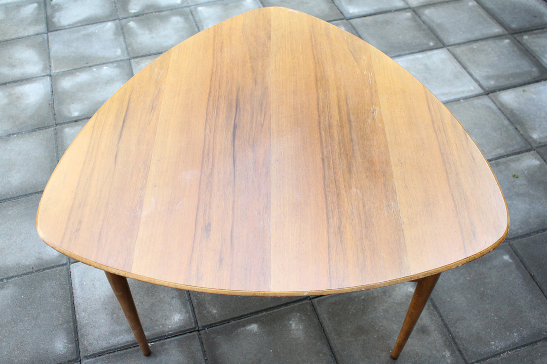 Driehoekige vintage bijzettafel met ronde vormen jaren 60