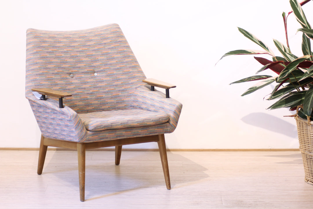 Fifties pastel-kleurige fauteuils met zwevende armleuningen