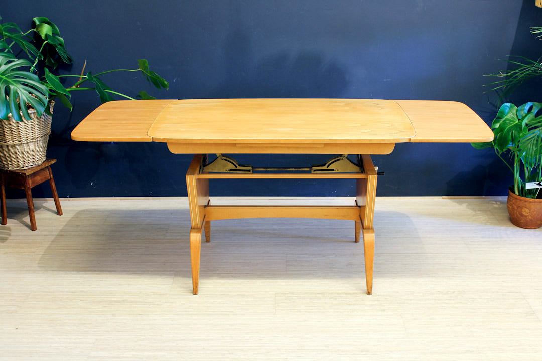 In hoogte verstelbare tafel