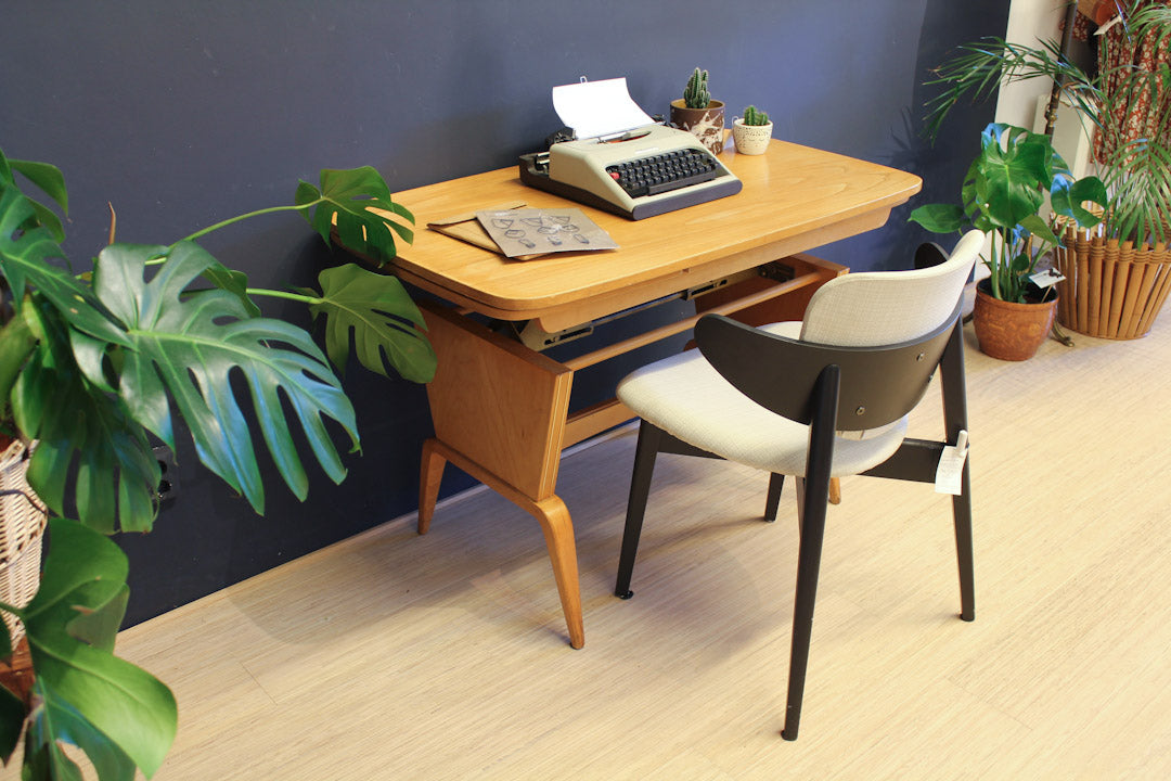 In hoogte verstelbare tafel