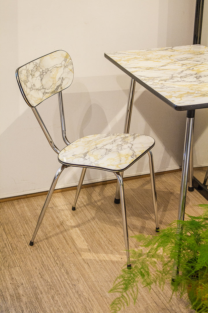 Vintage formica tafel met marmerprint