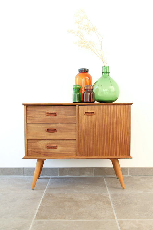 deens design wandkastje